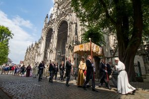 Sacramentsprocessie vanuit de Sint-Janskathedraal te ’s-Hertogenbosch
