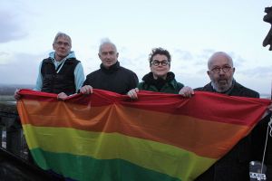 Regenboogvlag aan Sint Maartenstoren